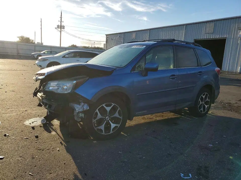 JF2SJALC1HH498497 — 2017 Subaru Forester, Передняя часть, фото до ремонта