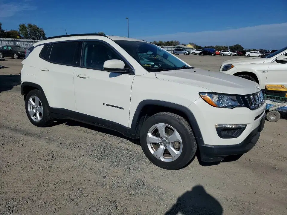 2019 Jeep Compass VIN 3C4NJCBB3KT755989 фото 4