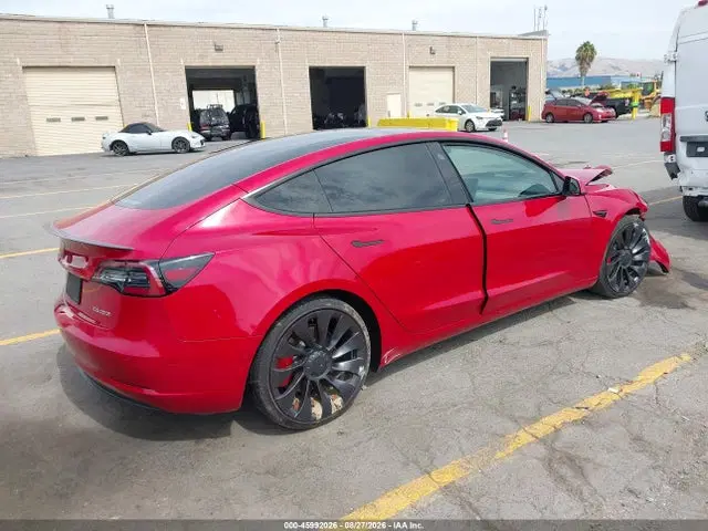2022 Tesla Model 3 Performance Dual Motor All-wheel Drive VIN 5YJ3E1EC3NF131357 фото 4