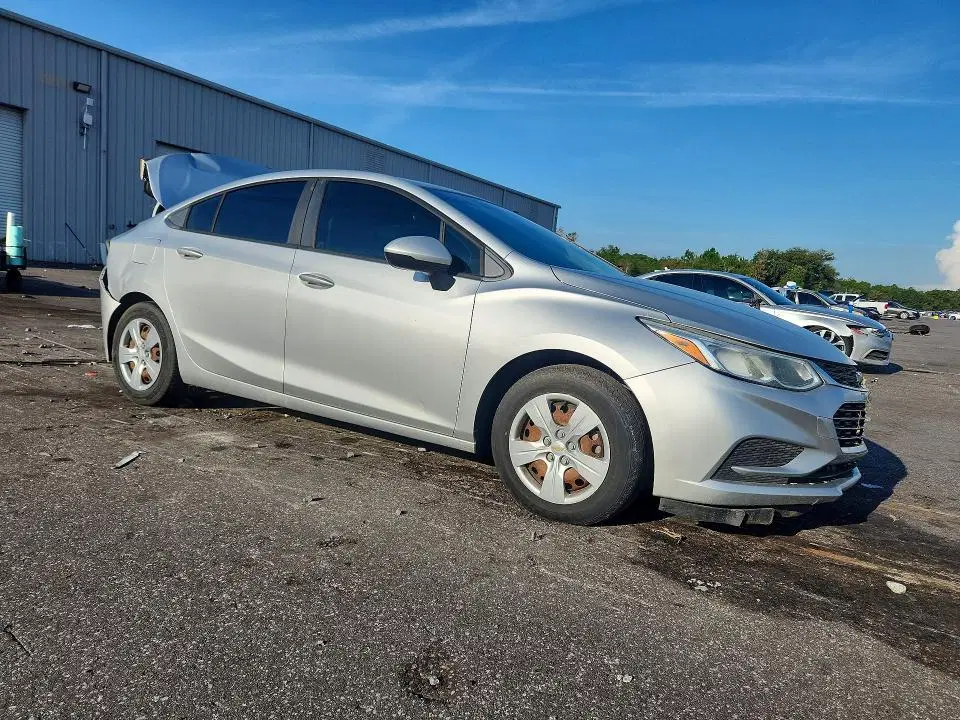 2017 CHEVROLET CRUZE VIN 1G1BC5SM8H7168669 фото 4
