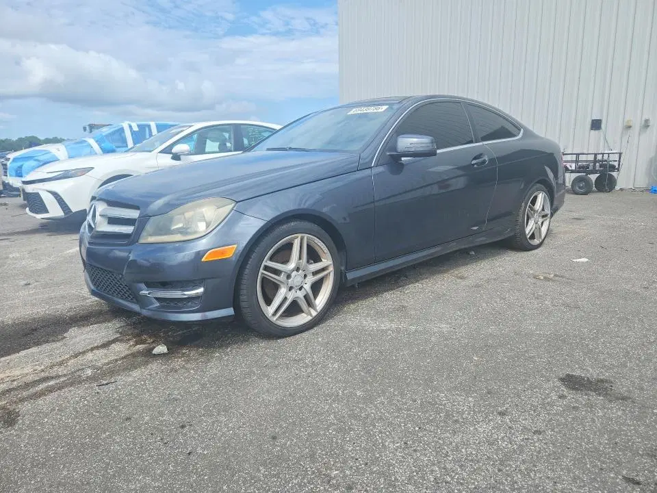 WDDGJ4HB3DG047020 — 2013 Mercedes-Benz C, Механические повреждения, фото до ремонта