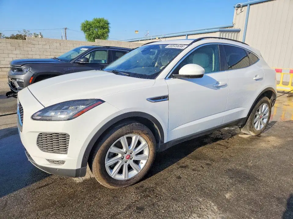SADFJ2FX4J1Z05008 — 2018 Jaguar E-Pace, Задняя часть (Rear End), фото до ремонта