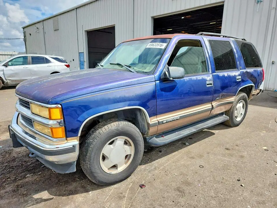 1GNEK13R6WJ335810 — 1998 Chevrolet Tahoe, Боковая часть (Side), фото до ремонта