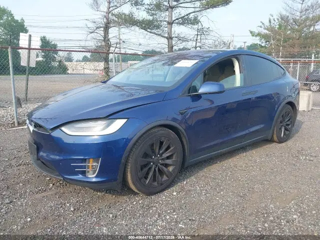 2016 Tesla Model X 60d/70d/75d/90d VIN 5YJXCAE23GF031499 фото 2