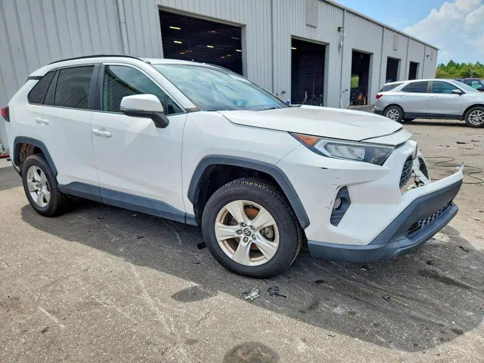 2021 TOYOTA RAV4 VIN 2T3W1RFV3MC142747 фото 4