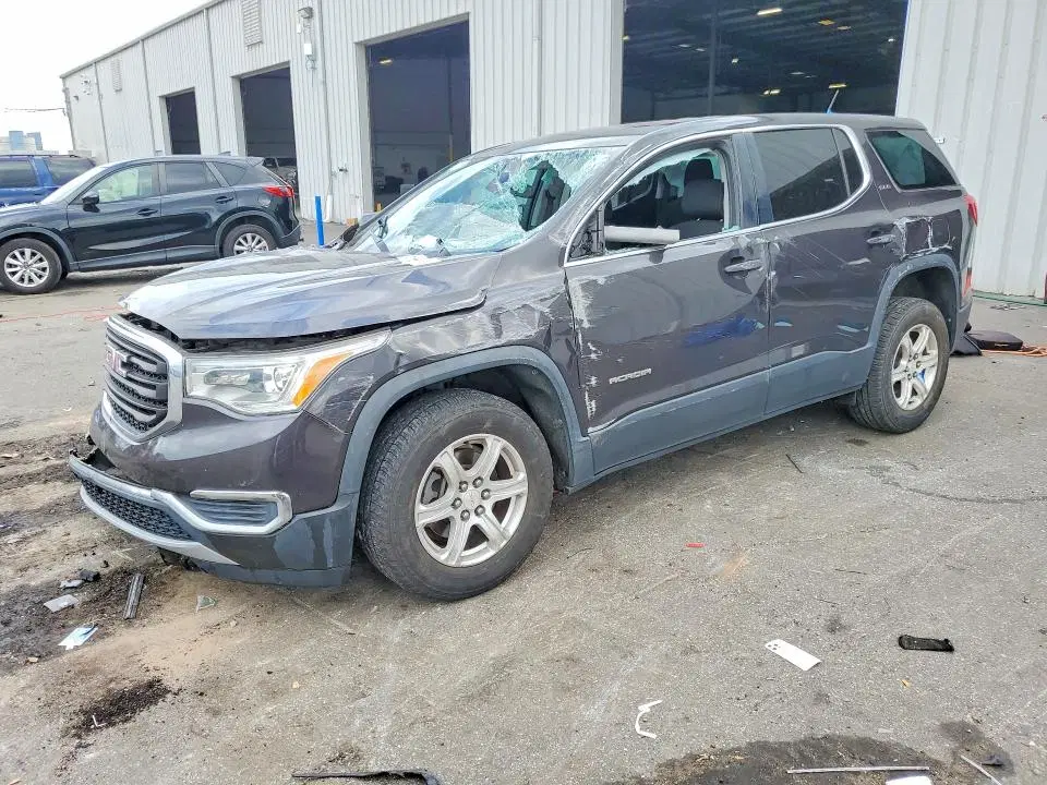 1GKKNKLA5HZ310070 — 2017 GMC Acadia, Передняя часть (Front End), фото до ремонта