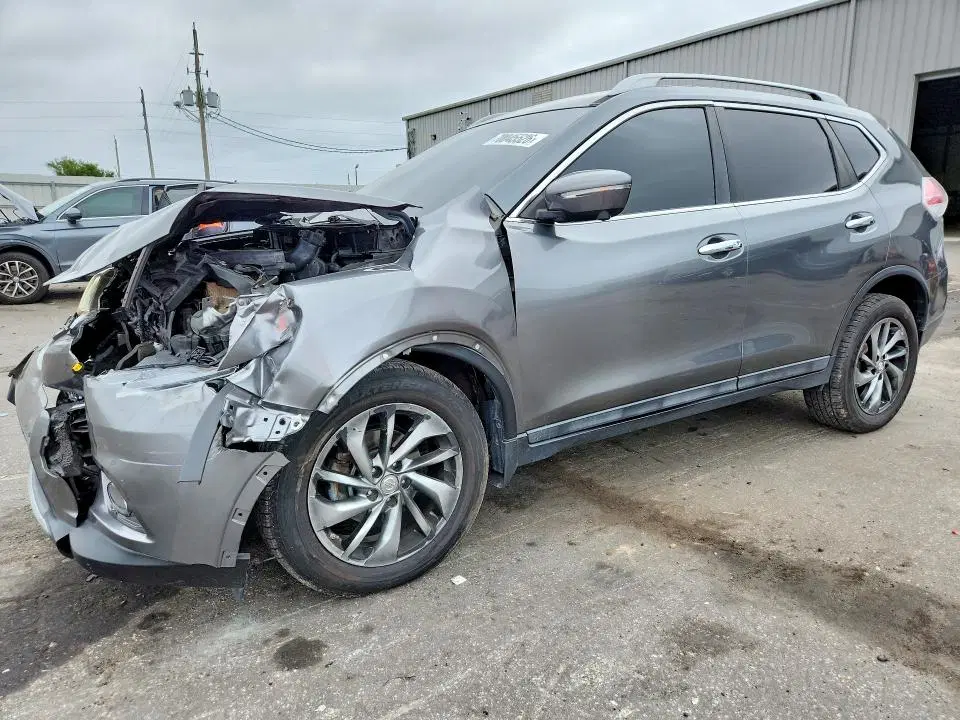 5N1AT2MV3FC814112 — 2015 Nissan Rogue, Передняя часть, фото до ремонта