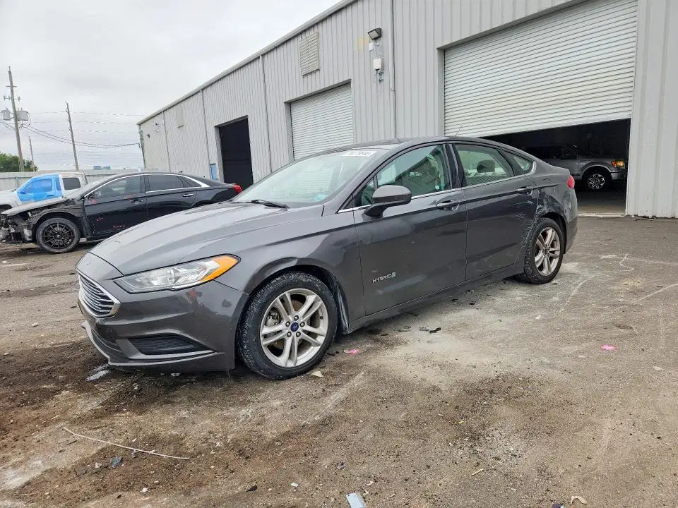3FA6P0LU4JR141326 — 2018 Ford Fusion, Боковая часть, фото до ремонта