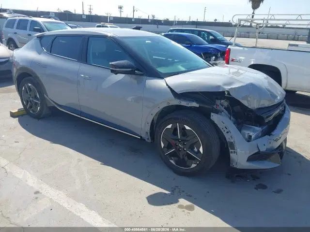 5XYC34JA8SG014230 — 2025 Kia EV6 Wind Rwd, Передняя часть, фото до ремонта