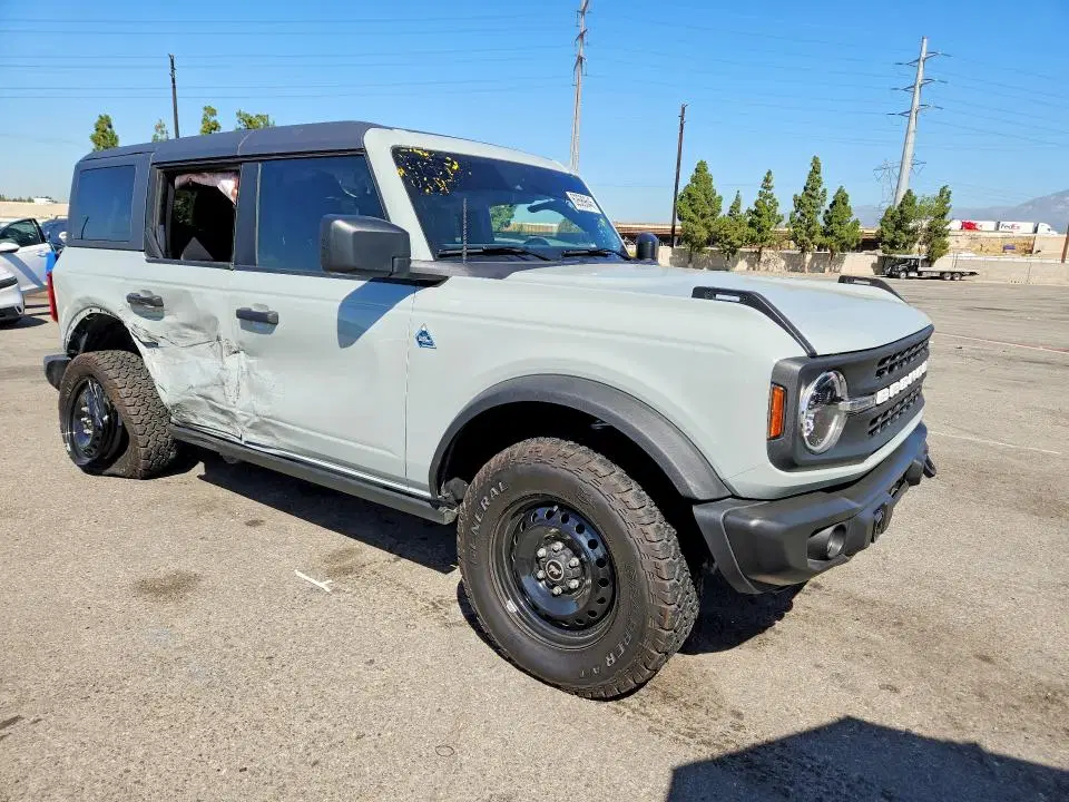 2023 Ford Bronco VIN 1FMEE5BP9PLA91983 фото 4