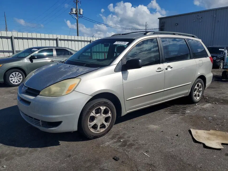 5TDZA23C95S263159 — 2005 Toyota Sienna, Механические повреждения, фото до ремонта