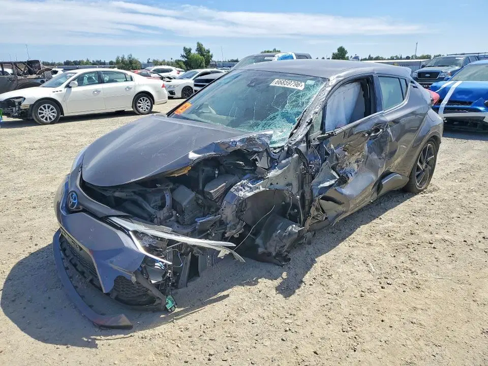 JTNKHMBX8L1091273 — 2020 Toyota C-HR, Передняя часть, фото до ремонта