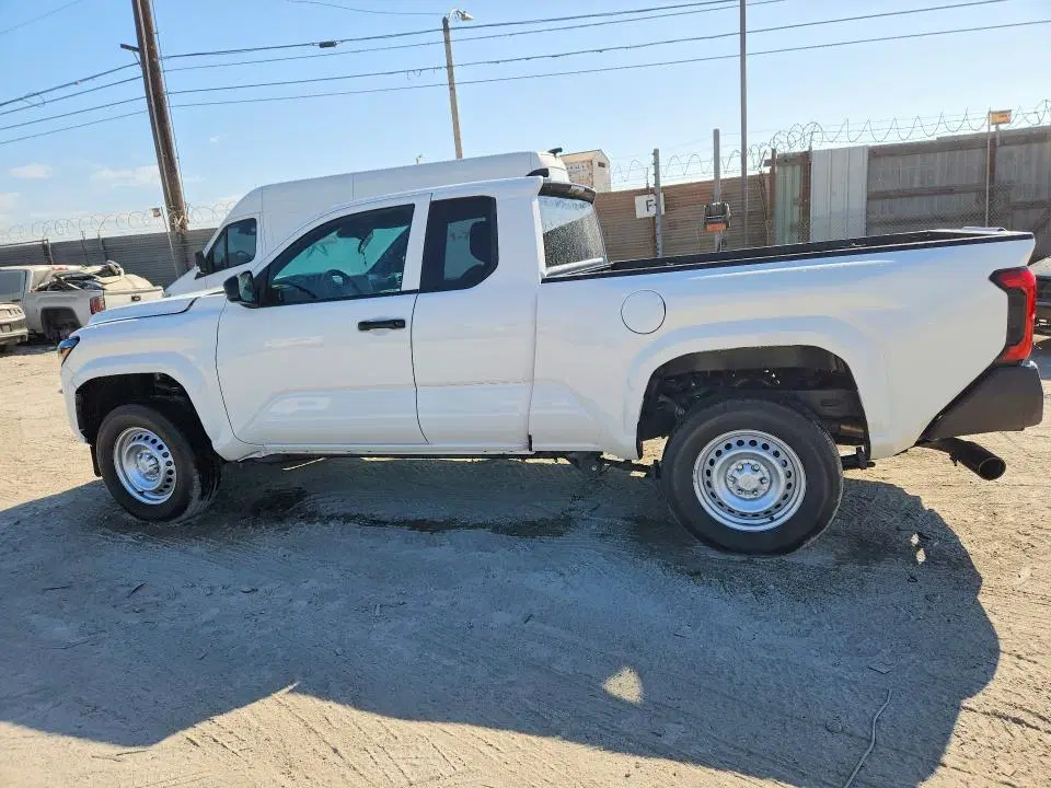2025 Toyota Tacoma VIN 3TYJDAHN4ST036793 фото 2