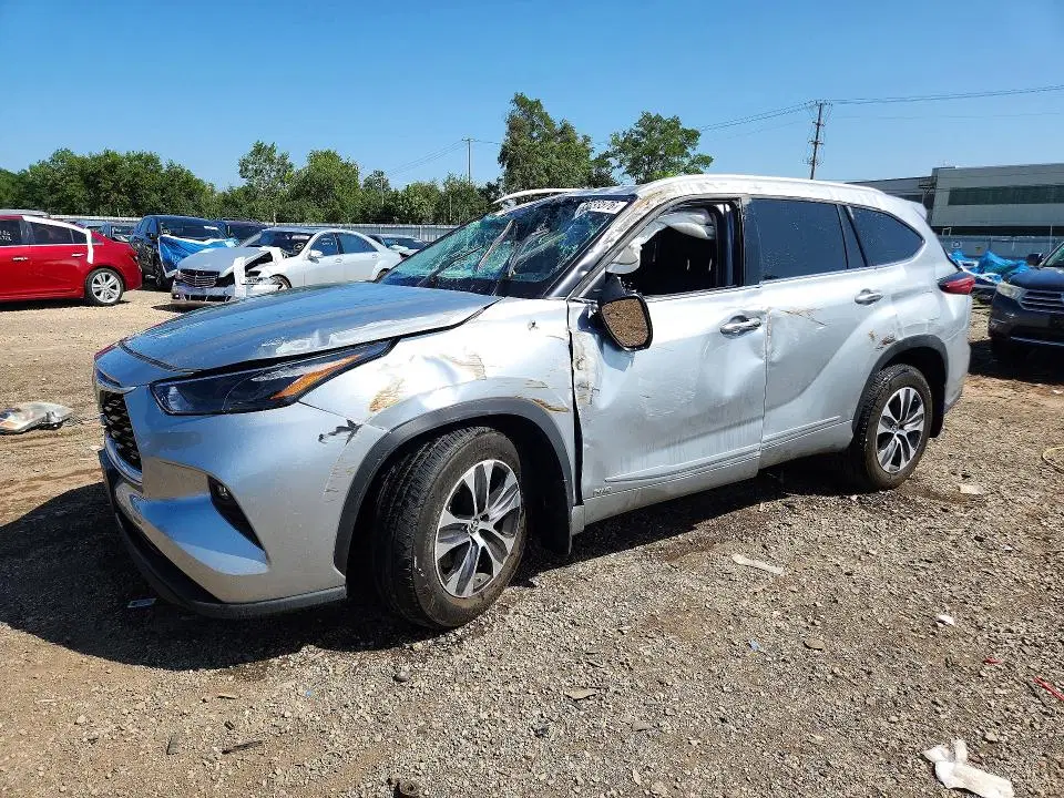 5TDHBRCH6NS557583 — 2022 Toyota Highlander Hybrid, Опрокидывание, фото до ремонта