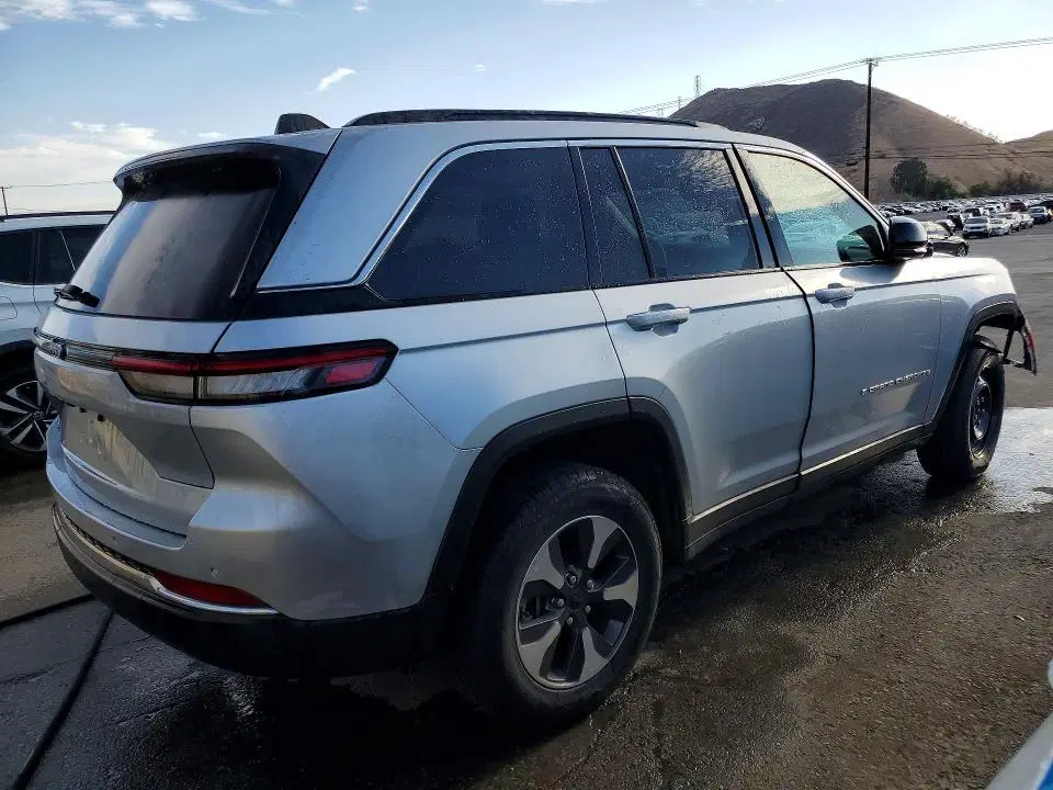 2024 Jeep Grand Cherokee VIN 1C4RJYB60R8521402 фото 3