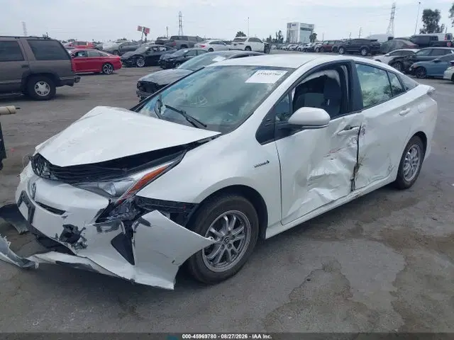 2016 Toyota Prius Two VIN JTDKBRFUXG3002901 фото 2