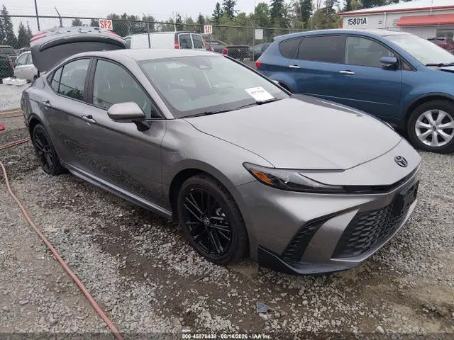 4T1DBADK1SU501371 — 2025 Toyota Camry SE, Задняя часть, фото до ремонта