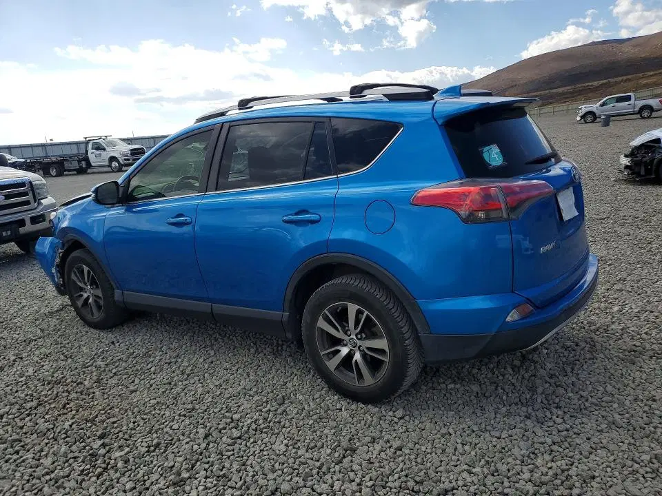 2018 Toyota RAV4 VIN JTMRFREV1JJ747410 фото 2