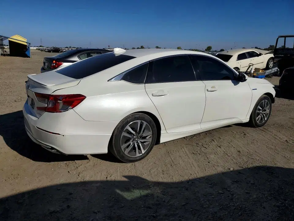 2018 Honda Accord VIN 1HGCV3F14JA010415 фото 3