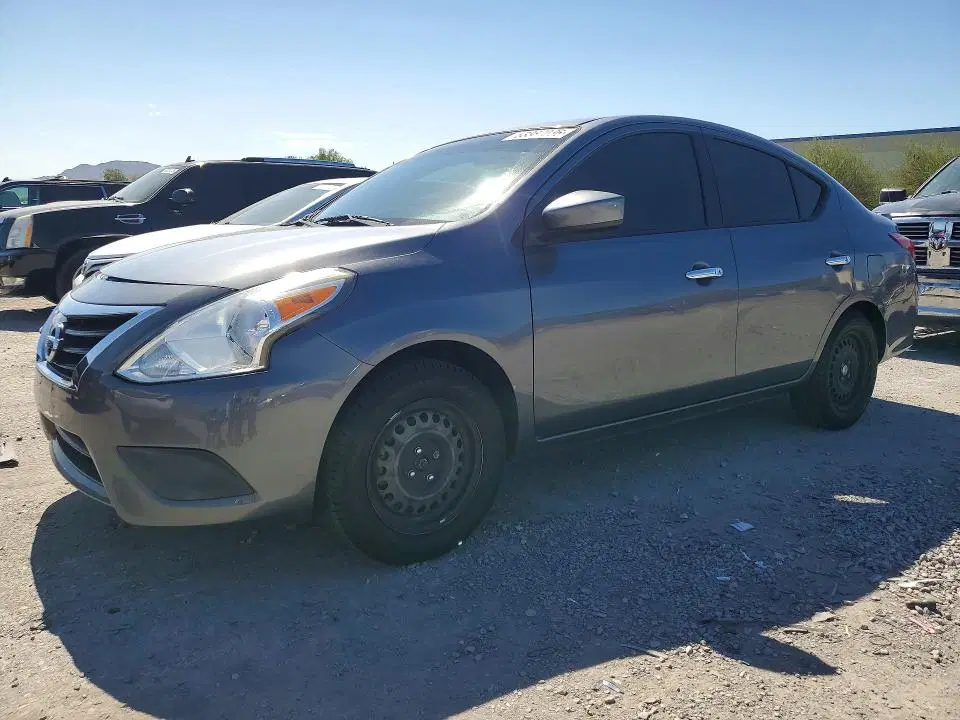 3N1CN7AP1JL851606 — 2018 Nissan Versa, Передняя часть (Front End), фото до ремонта