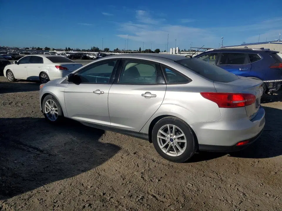2017 Ford Focus VIN 1FADP3F27HL296433 фото 2