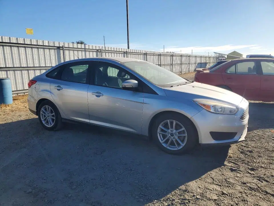 2017 Ford Focus VIN 1FADP3F27HL296433 фото 4