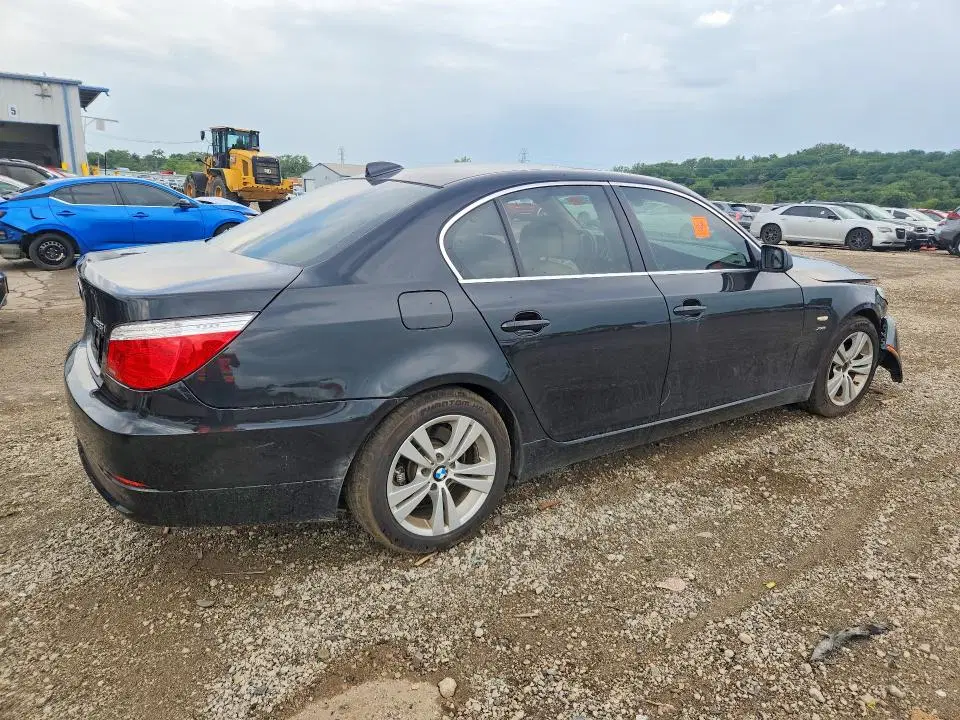 2010 BMW 528 VIN WBANV1C59AC156555 фото 3