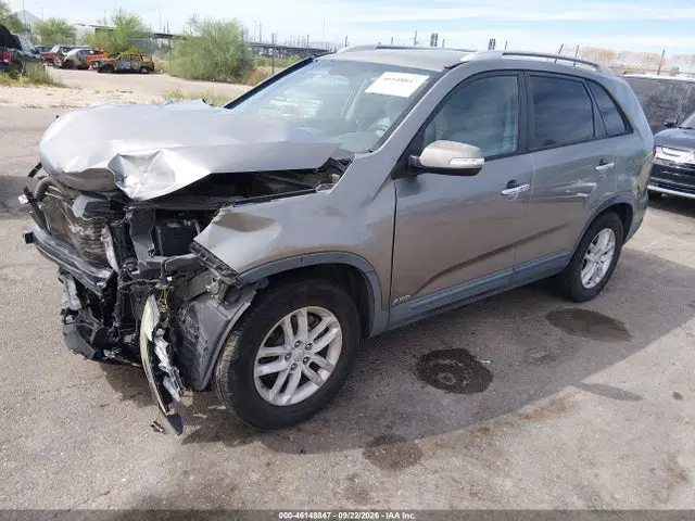 2014 KIA SORENTO LX VIN 5XYKTCA66EG505370 фото 2