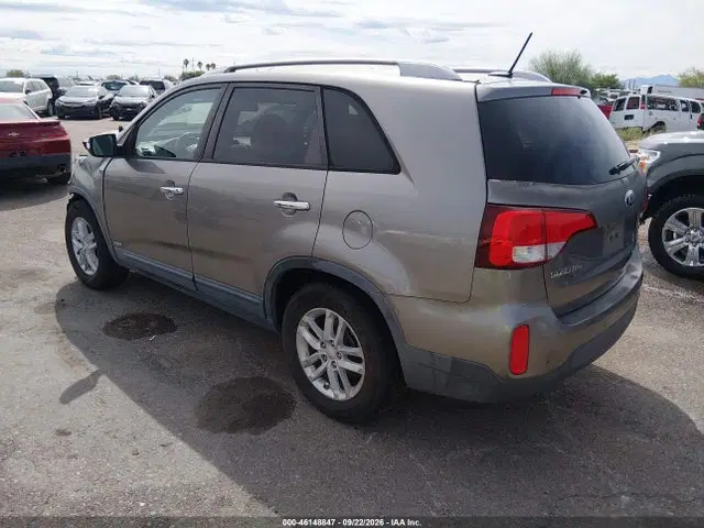 2014 KIA SORENTO LX VIN 5XYKTCA66EG505370 фото 3
