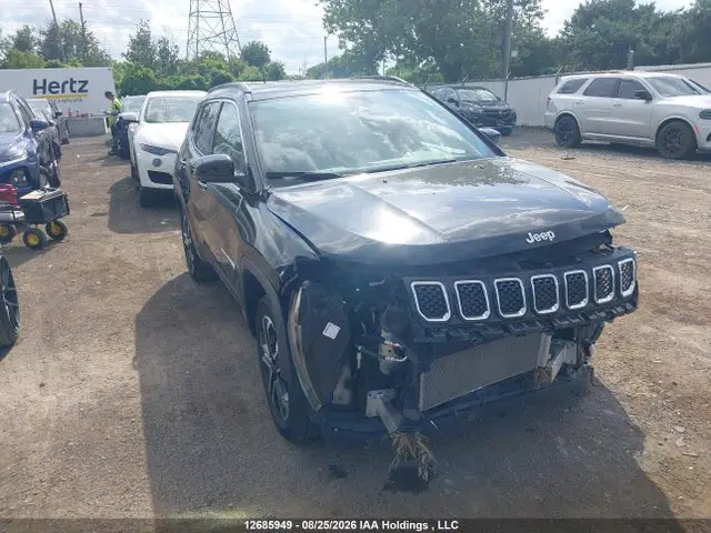 3C4NJDCN1PT567560 — 2023 Jeep Compass Limited, Передняя часть (Front), фото до ремонта