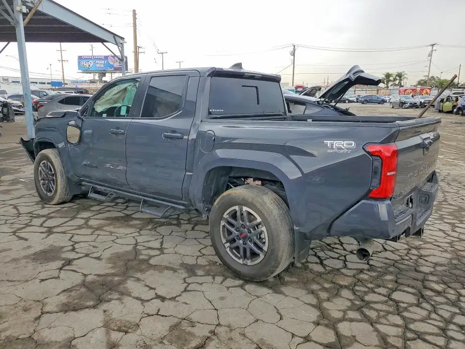 2024 Toyota Tacoma VIN 3TMLB5JNXRM006185 фото 2