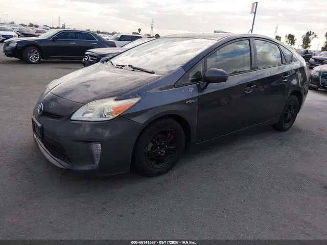 2015 Toyota Prius Two VIN JTDKN3DU2F0421106 фото 2