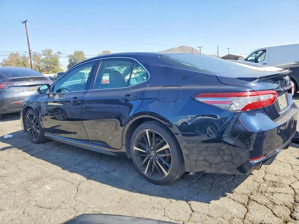 2018 Toyota Camry VIN 4T1B61HK1JU654210 фото 2