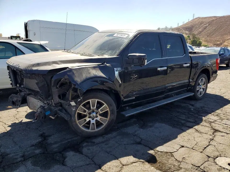 1FTFW1ED8NFB05562 — 2022 Ford F150, Передняя часть, фото до ремонта