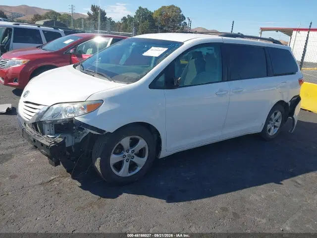 2017 Toyota Sienna Le 8 Passenger VIN 5TDKZ3DC1HS874998 фото 2