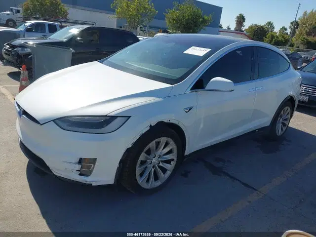 2017 Tesla Model X 100d/75d/90d VIN 5YJXCBE20HF046095 фото 2