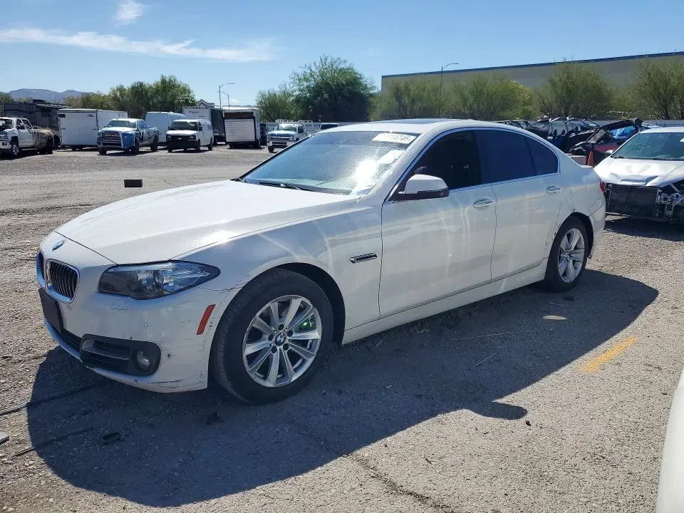 WBA5A5C56GG350058 — 2016 BMW 528, Задняя часть (Rear End), фото до ремонта