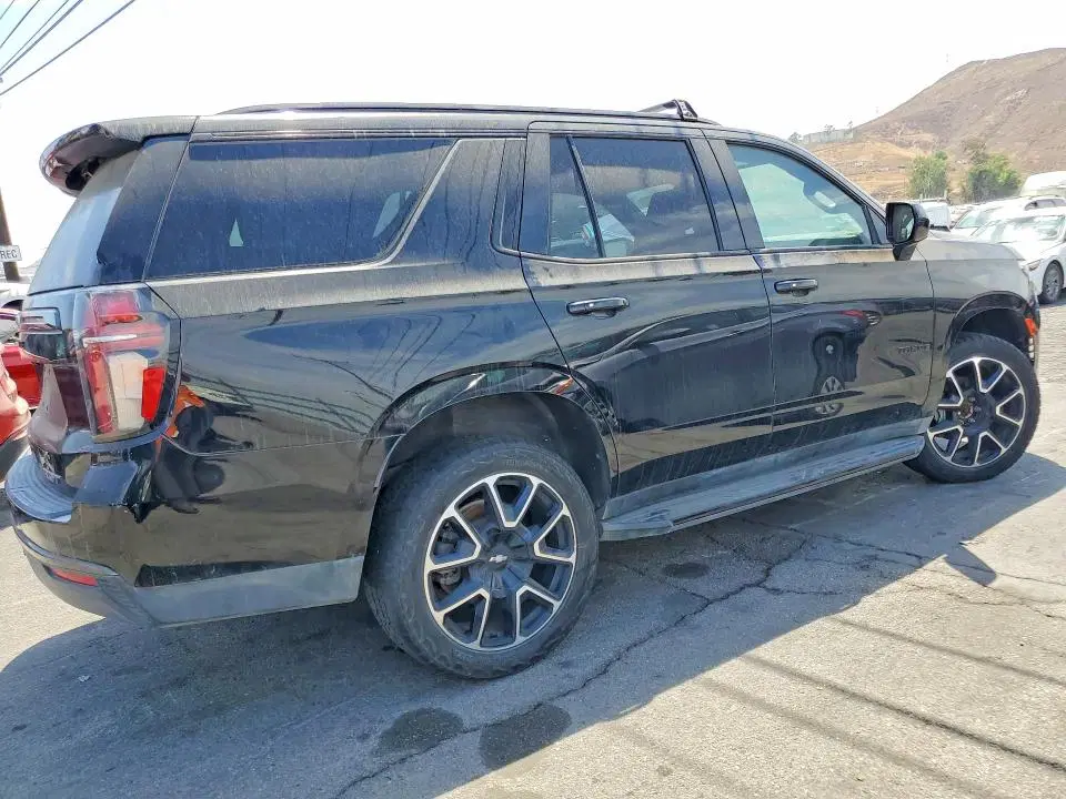 2021 Chevrolet Tahoe VIN 1GNSKRKT6MR361725 фото 3