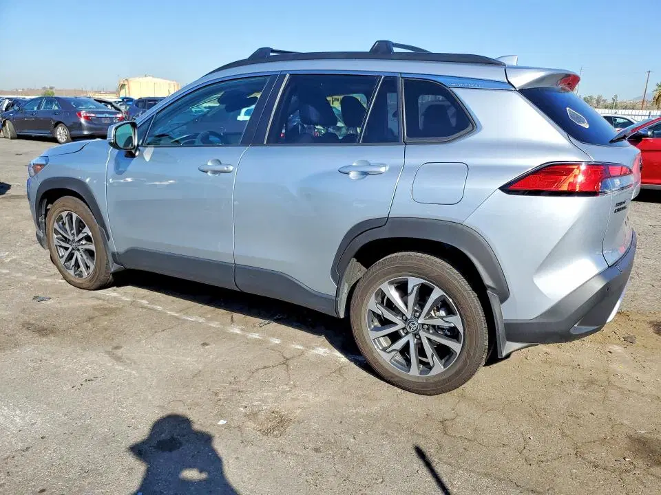 2023 Toyota Corolla Cross VIN 7MUDAAAG0PV065217 фото 2