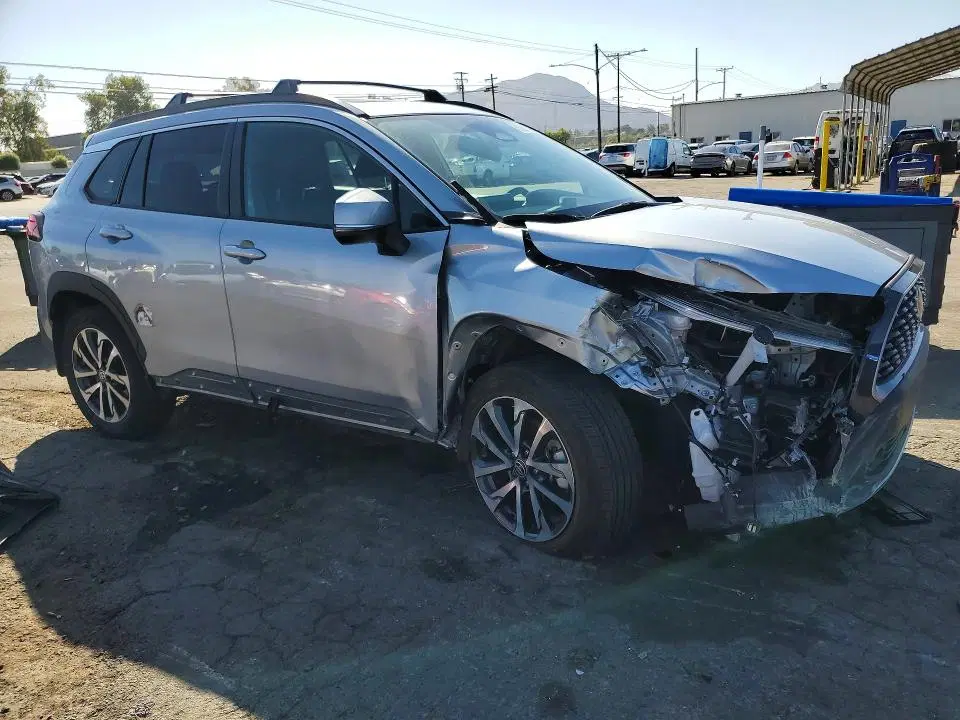 2023 Toyota Corolla Cross VIN 7MUDAAAG0PV065217 фото 4