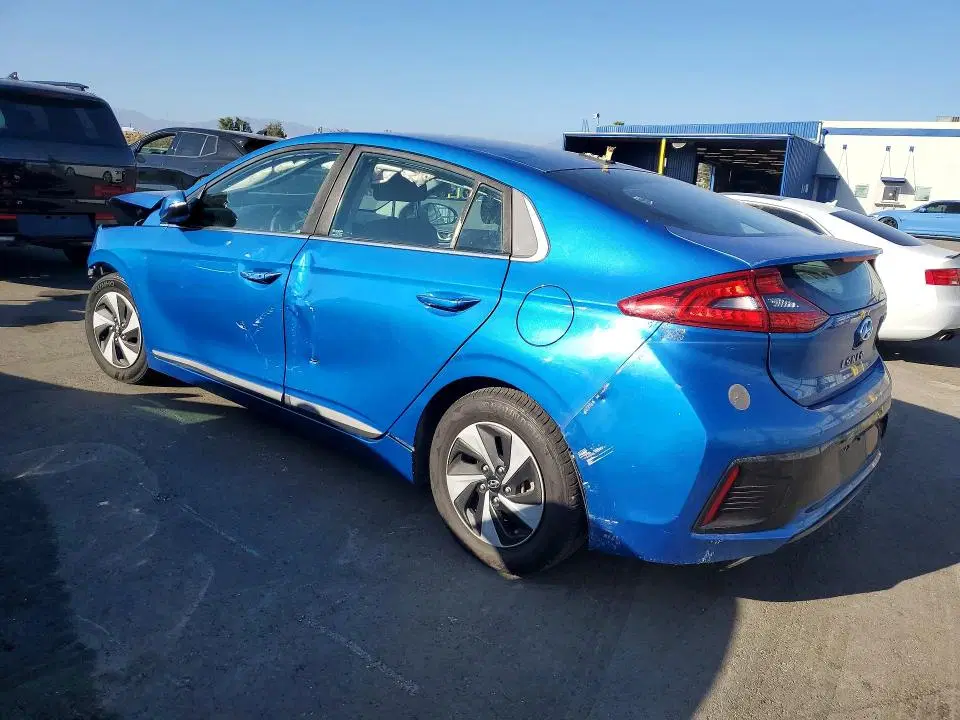 2018 Hyundai Ioniq VIN KMHC75LC4JU061742 фото 2