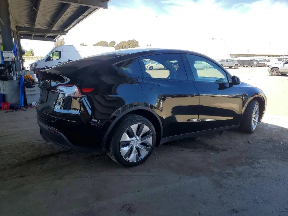 2022 Tesla Model Y VIN 7SAYGDEE7NF426113 фото 3