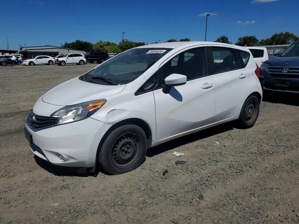 3N1CE2CP1GL402595 — 2016 Nissan Versa, Передняя часть (Front End), фото до ремонта