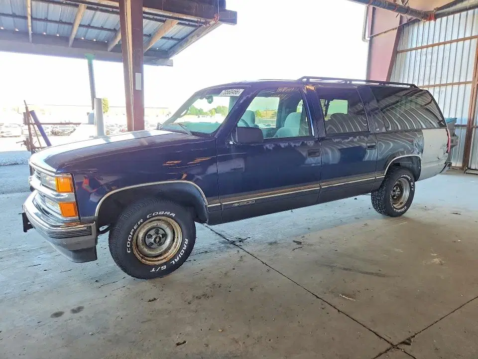 1GNEC16R7XJ434775 — 1999 Chevrolet Suburban, Боковая часть (Side), фото до ремонта