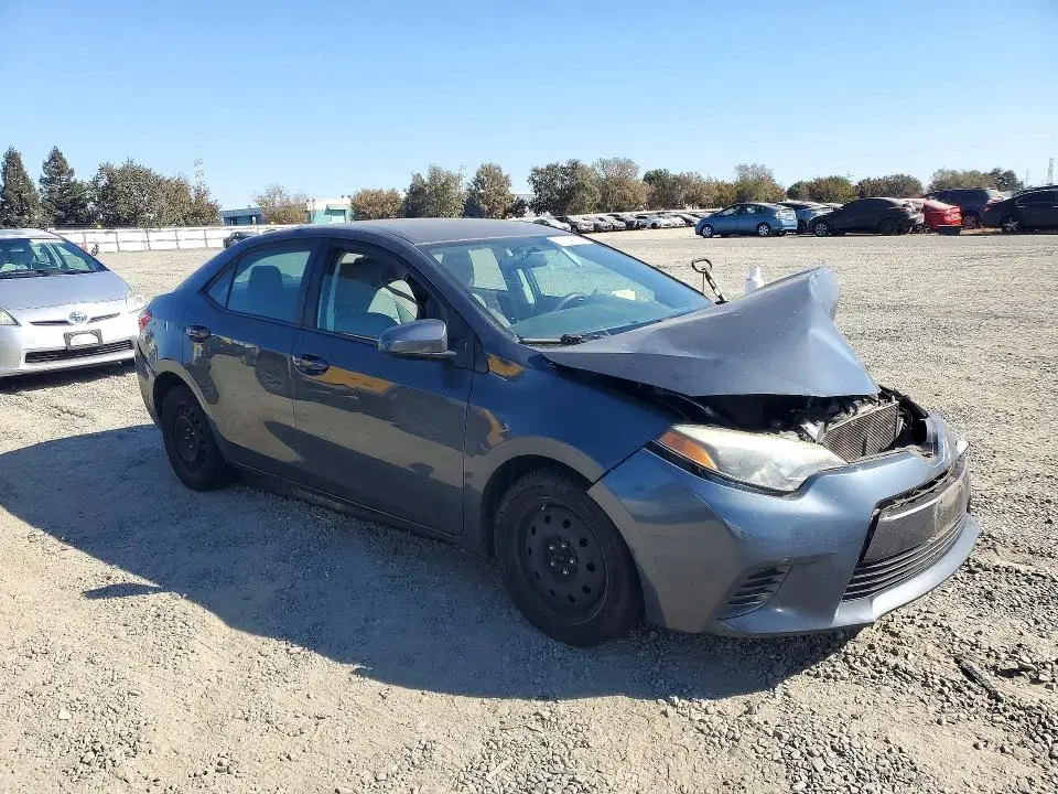 2015 Toyota Corolla VIN 2T1BURHE2FC353226 фото 4