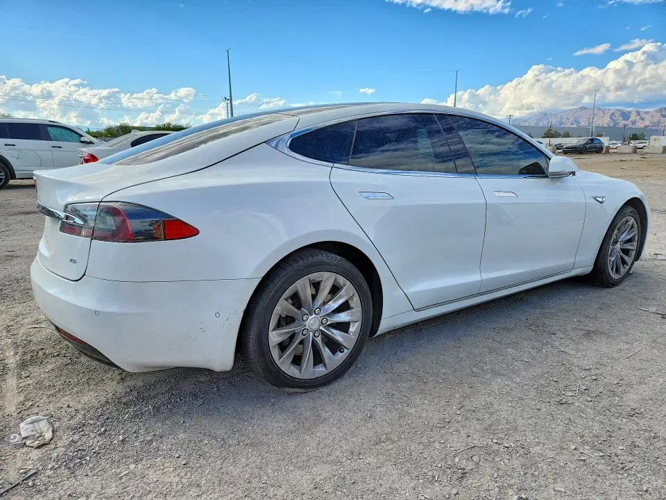 2016 Tesla MODEL S VIN 5YJSA1E12GF160664 фото 3