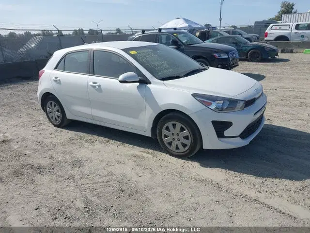 3KPA25AD0PE627053 — 2023 Kia RIO S, Задняя часть, фото до ремонта