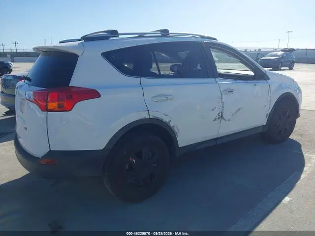 2015 Toyota RAV4 LE VIN JTMZFREVXFJ058201 фото 4