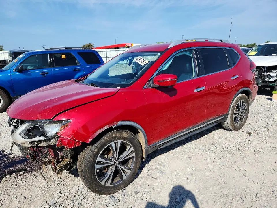 JN8AT2MTXHW407509 — 2017 Nissan Rogue, Передняя часть, фото до ремонта