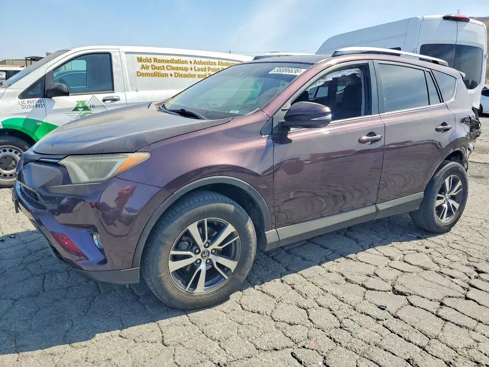 2T3WFREV5HW353293 — 2017 Toyota RAV4, Задняя часть (Rear End), фото до ремонта